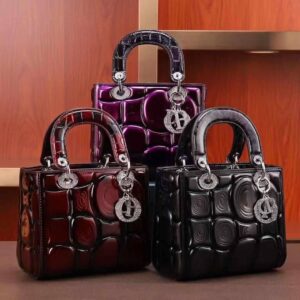 The Idumota "Luxe Bubble" Patent Tote: High-Gloss Glamour