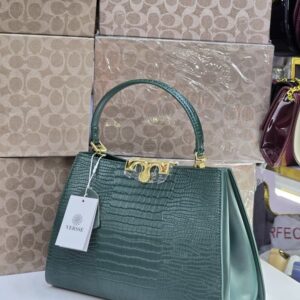 The Idumota "Executive Croc" Versse Satchel: Structural Power & Exotic Texture