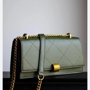 Idumota Signature Quilted Crossbody: Where Classic Meets Contemporary