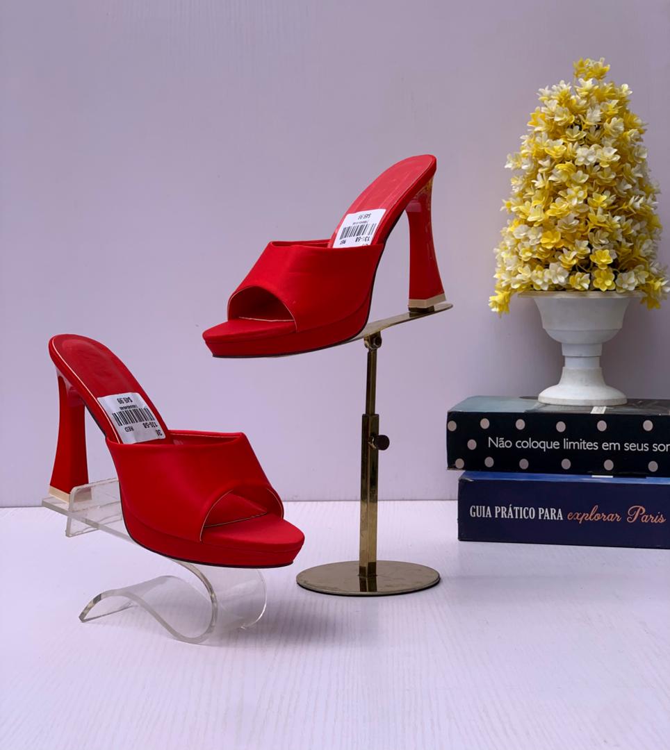Vaidade "Orb" Sculptural Mules – High-Gloss Avant-Garde Pointed Heels