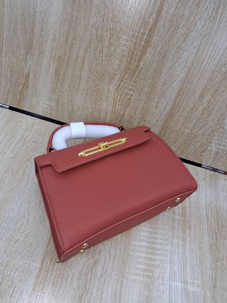 Elegant Saffiano Leather Crossbody with Gold Link Hardware (9 Vibrant Colors) - Image 10