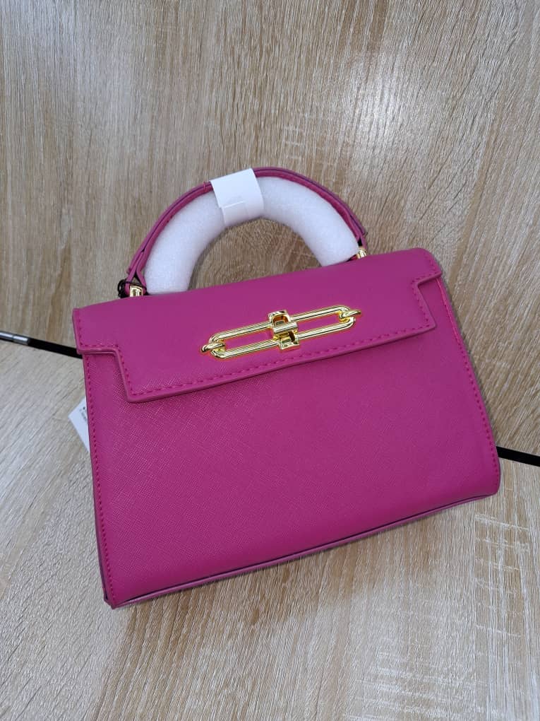 Elegant Saffiano Leather Crossbody with Gold Link Hardware (9 Vibrant Colors) - Image 5