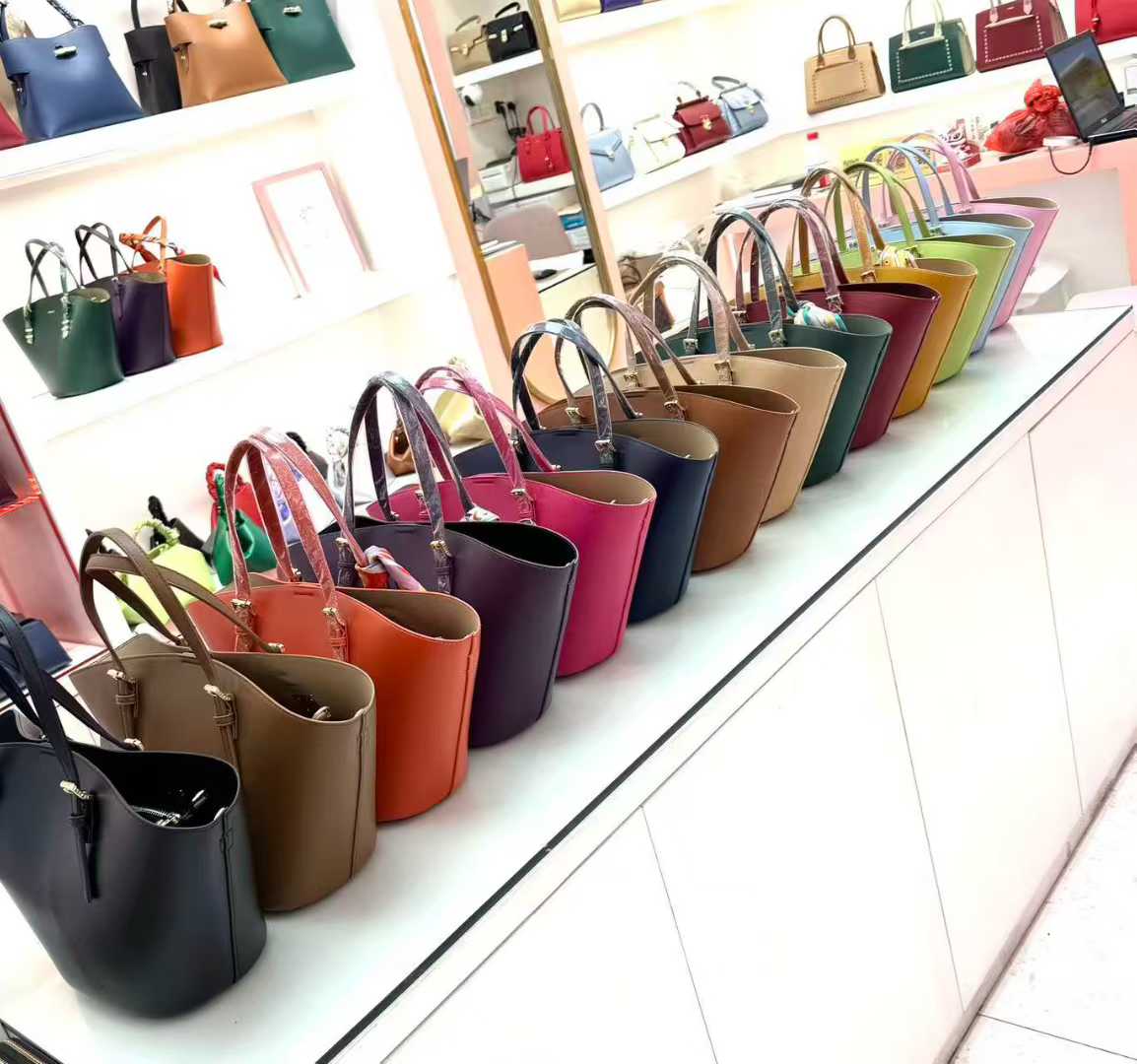 Versse Premium Fan-Shaped Tote Bag with Silk Scarf Handle – Luxury Leather Handbag for Women - Image 7