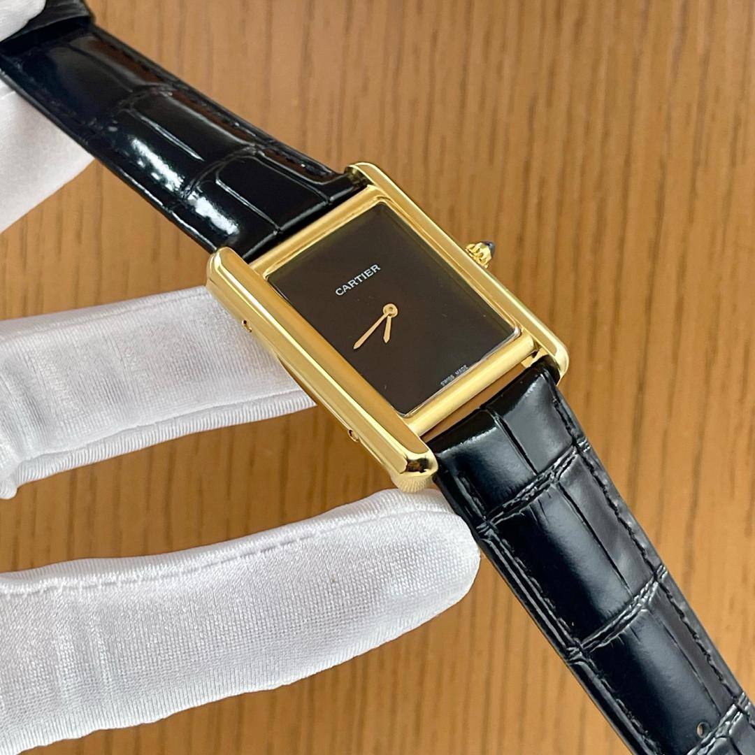 Cartier Tank Must Monochrome Edition – 18K Gold Case with Minimalist Dial - Image 4