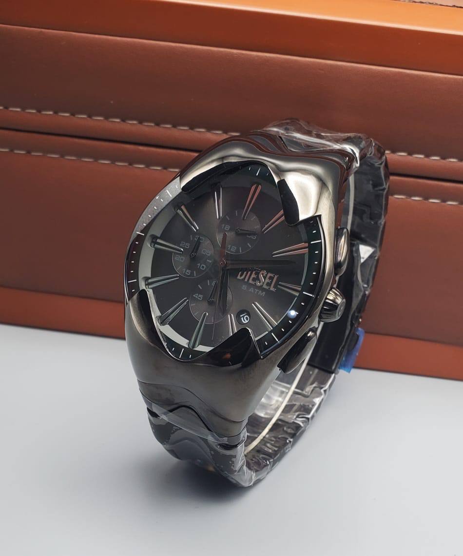 Diesel D-Curve "Liquid Metal" Edition – Wavy Chronograph (Gold, Silver, & Midnight Black)