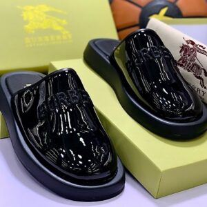 Toga Virilis Hardware-Detailed Leather Mules (Copy)