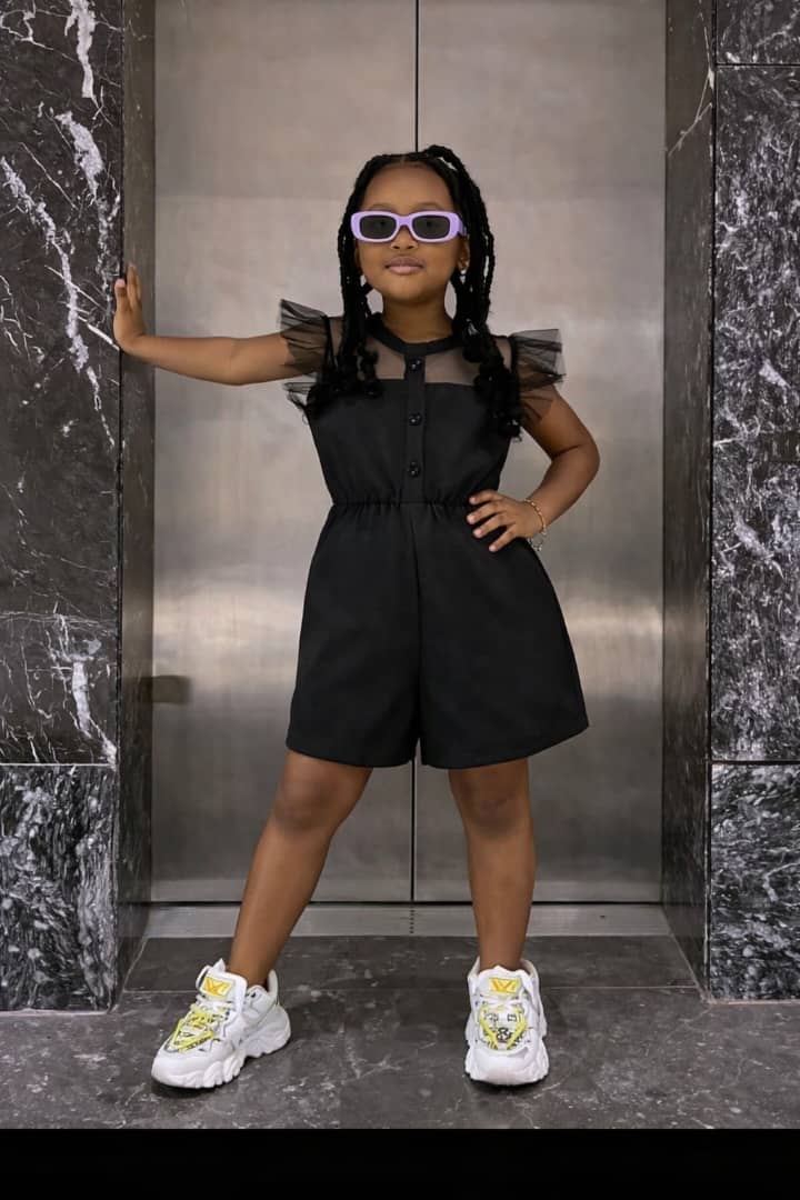 Chic Mini Fashionista Ruffle-Sleeve Romper – Black
