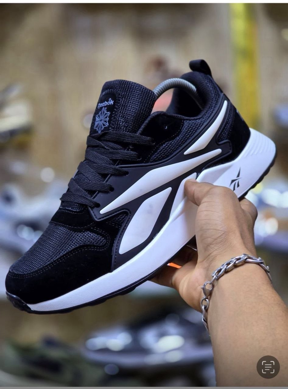 Reebok Lifestyle Runner Series - Onyx & Frost White