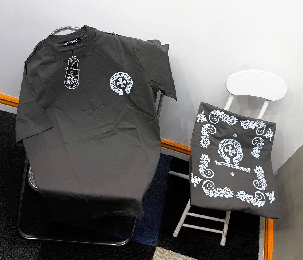 Retro Graffit & Minimalist Streetwear Graphic T-Shirt - Image 2