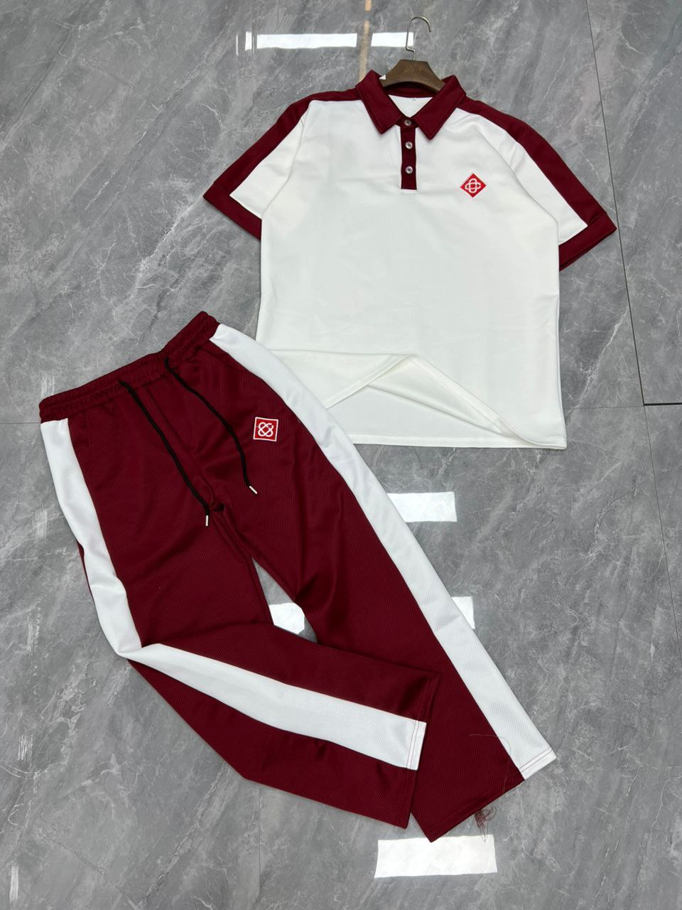 Men's Colorblock Sporty Polo Shirt & Side-Stripe Track Pants Set – Burgundy Wine