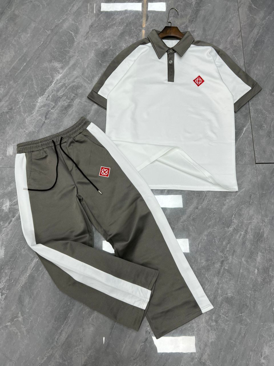 Men's Colorblock Sporty Polo Shirt & Side-Stripe Track Pants Set – Khaki Gray