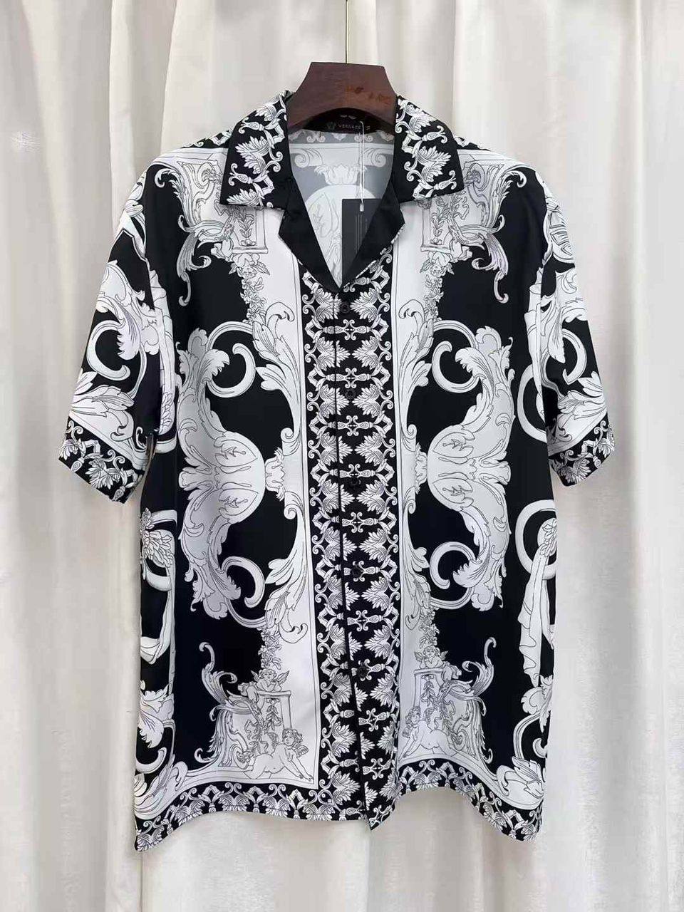 High-Density Logo Pattern Shirts