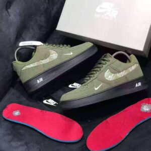 High-Traction Outdoor Techwear Sneakers - Sculpted Platform Shoes