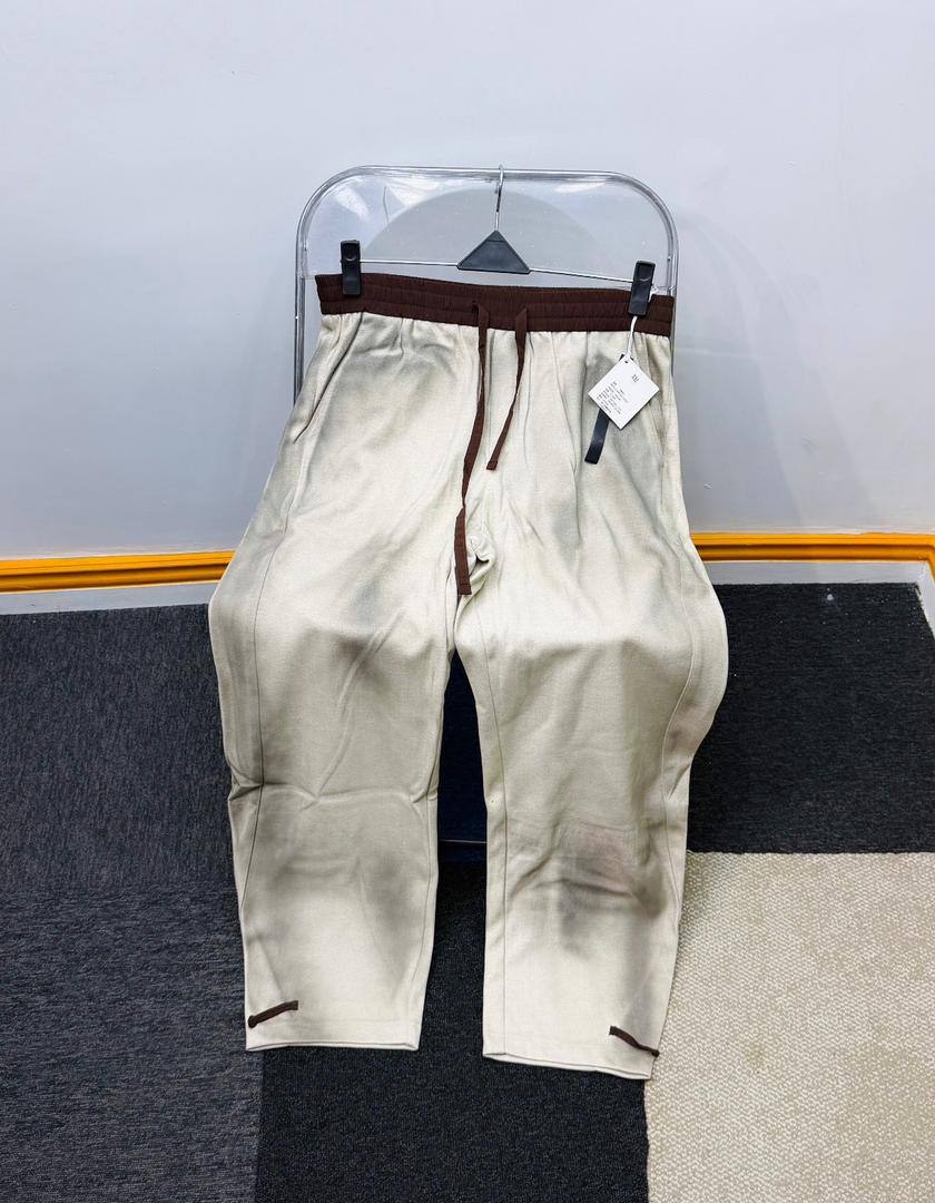 Clean-Cut Seamless Side Premium Joggers
