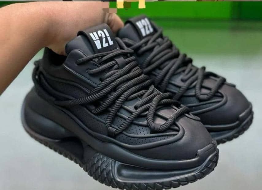 "Nomad" Sculpted Sneakers - Black