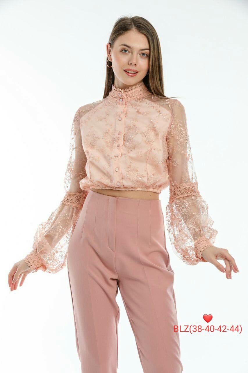Juliet Floral Lace Crop Blouse - Image 3