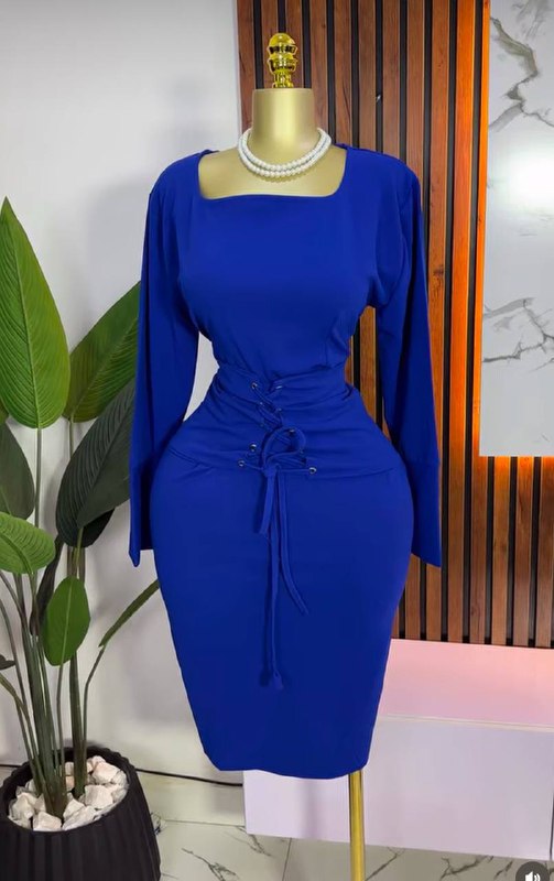Elegant Square Neckline Long-Sleeve Corporate Gown