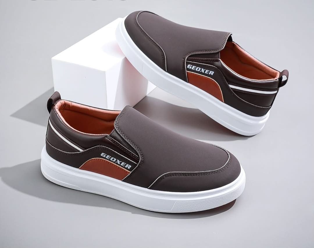 Men’s Premium Canvas Low-Top Sneakers