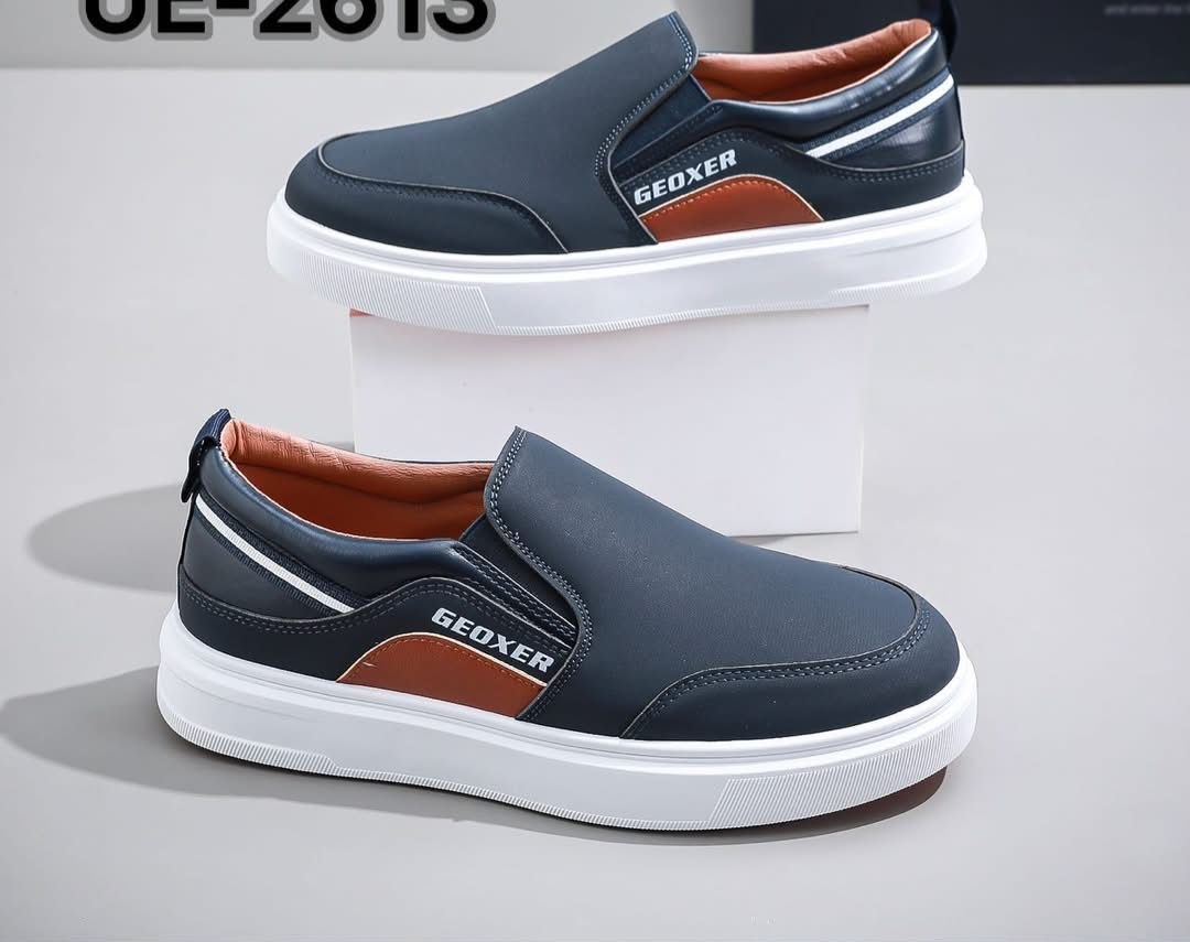 Men’s Premium Canvas Low-Top Sneakers - Image 3