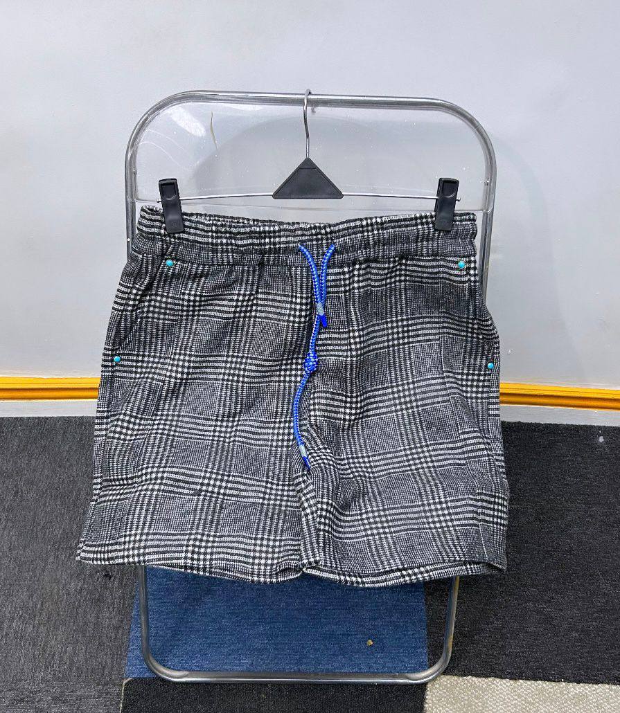 Broken Planet" Graphic Sweat Shorts - Image 5