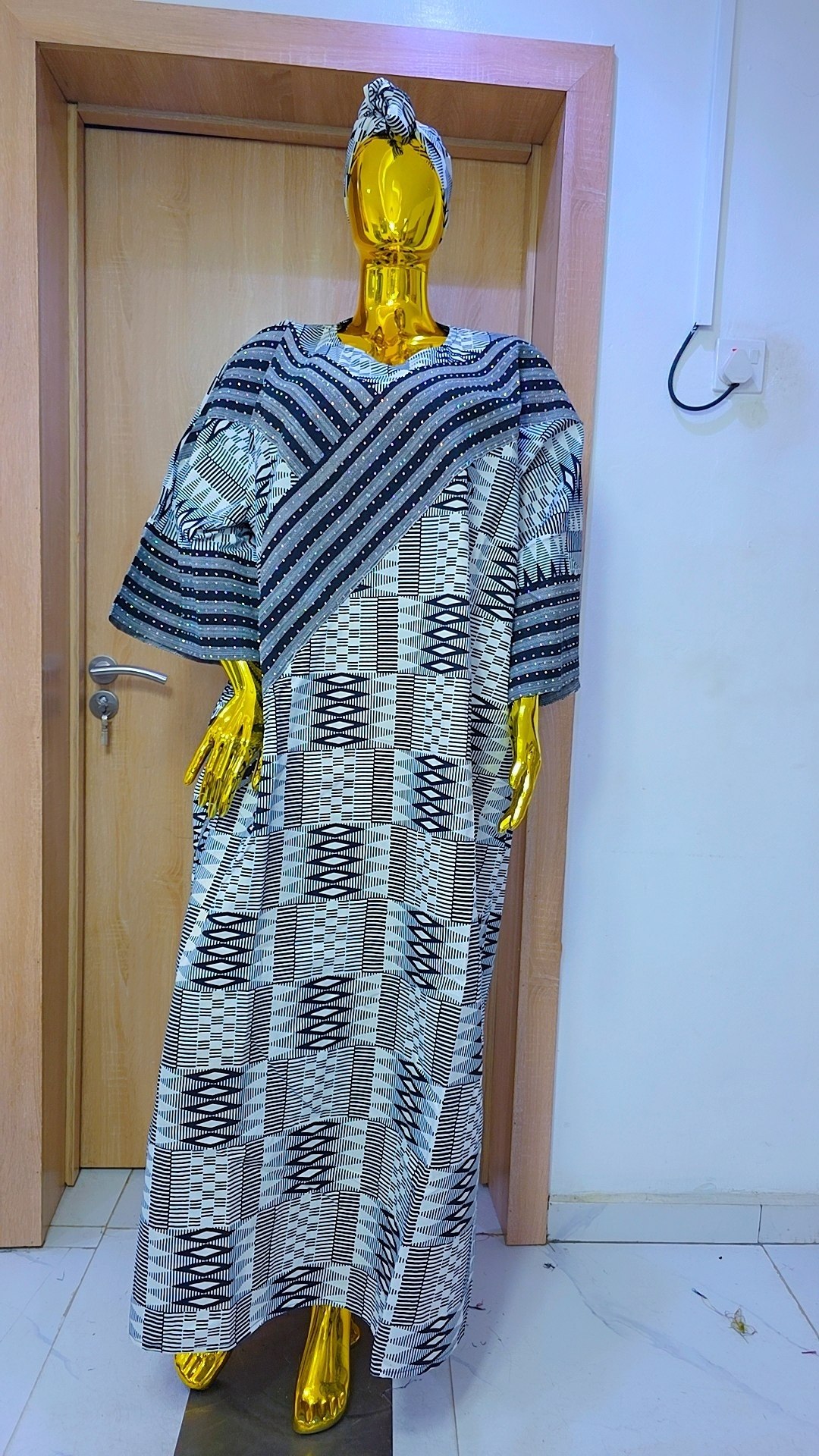 Elegant Floral Print Kaftan Gown with Matching Headwrap