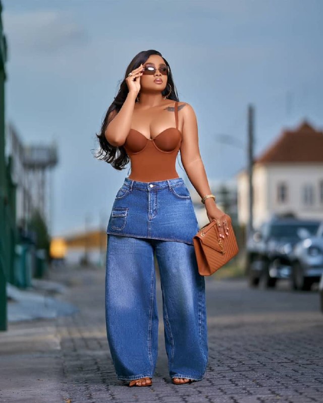 Effortless Chic: High-Waist Wide-Leg Denim Set - Image 2