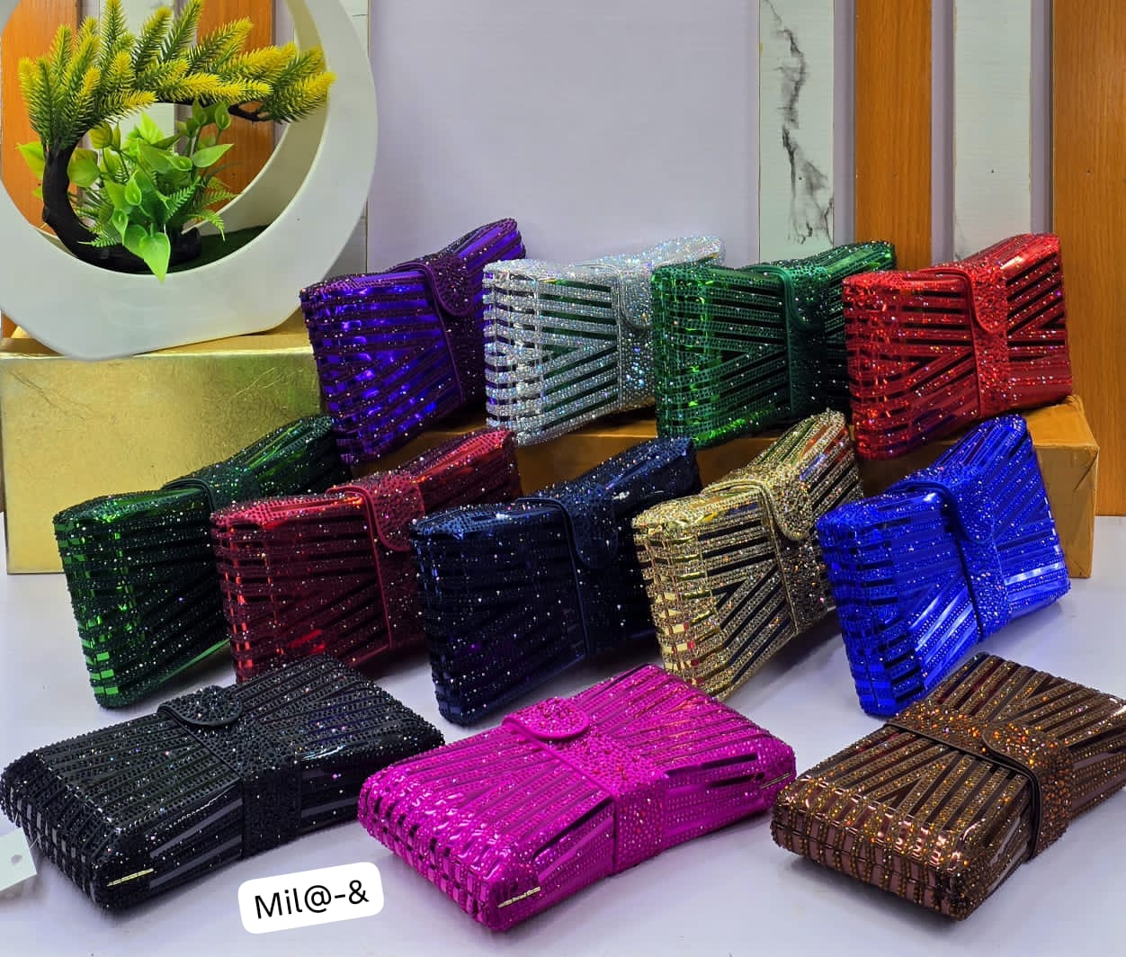 Luxury Rhinestone Minaudière Hardcase Purse for Weddings, Galas, and Parties - Image 2