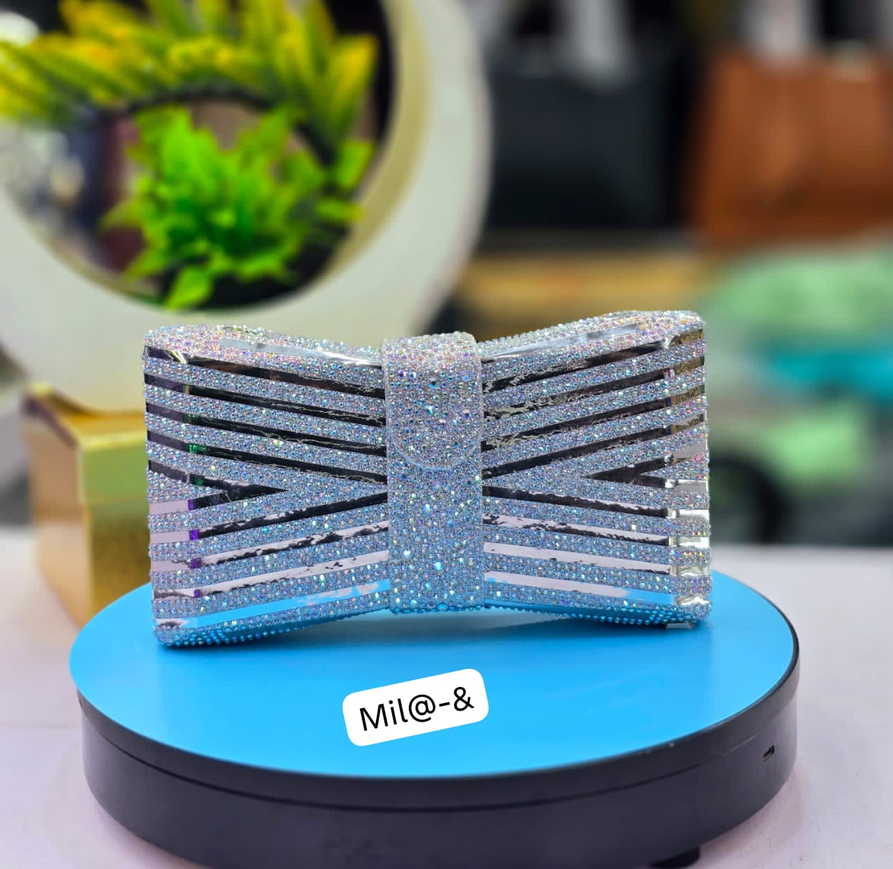 Luxury Rhinestone Minaudière Hardcase Purse for Weddings, Galas, and Parties