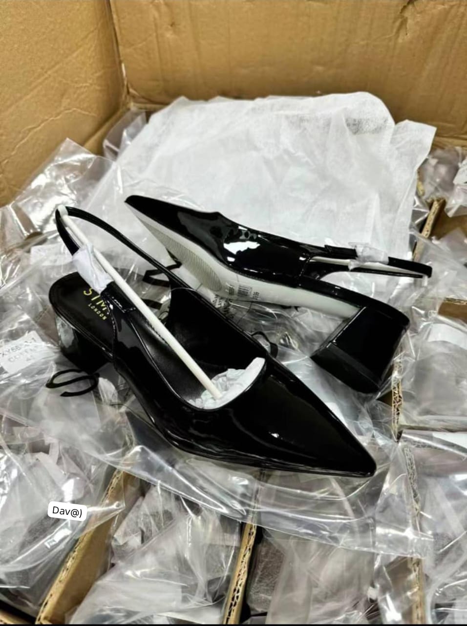 Low Block Heel Glossy Shoes with Back Strap