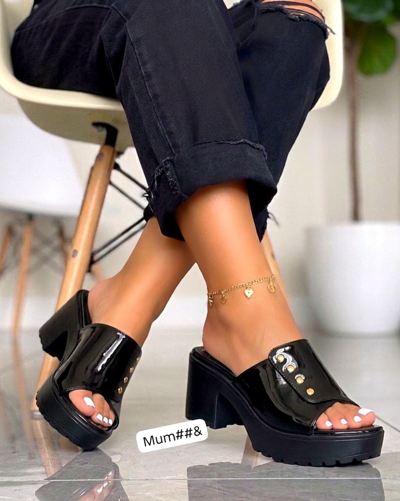 Loxy Wears Open Toe Chunky Block Heel Mules