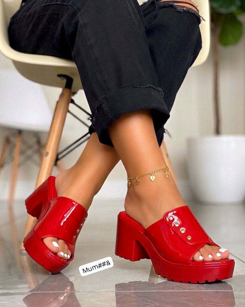 Loxy Wears Open Toe Chunky Block Heel Mules - Image 2