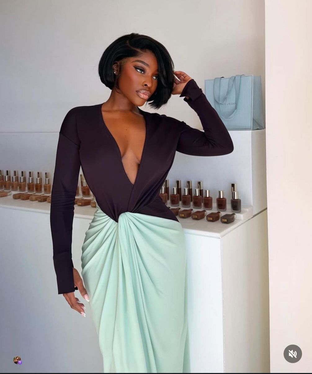Elegant Ruched Knot Front Cocktail Gown & Premium High-Slit Evening Dress - Image 4