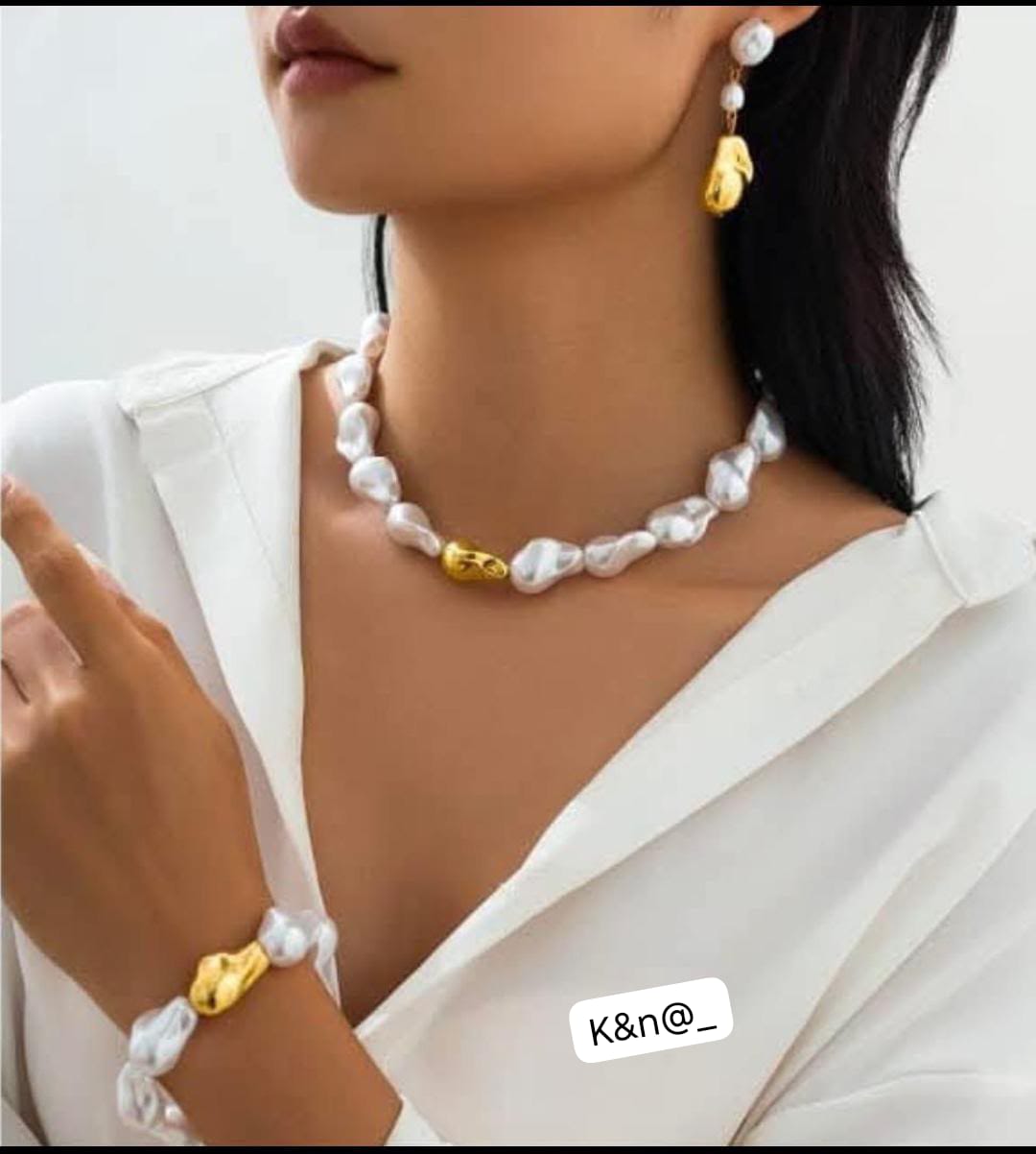 Luxurious Baroque Pearl 3-Piece Jewelry Set