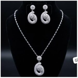 Luxury Silver-Tone Necklace and Earrings Jewelry Set for Women