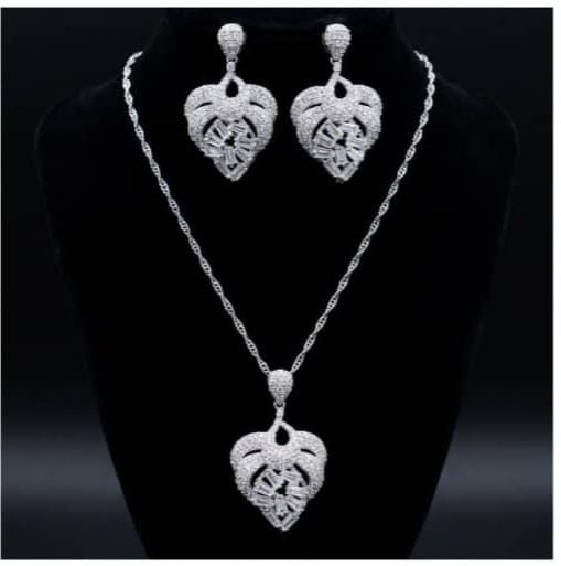 Luxury Silver-Tone Crystal Necklace and Earrings Jewelry Set for Women