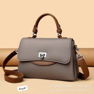 Elegant Crossbody Satchel with Turn-Lock Clasp