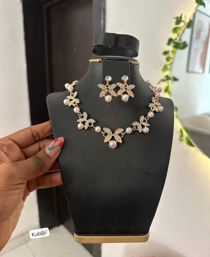 Mariposa Luxury Crystal Butterfly & Faux Pearl Choker Necklace
