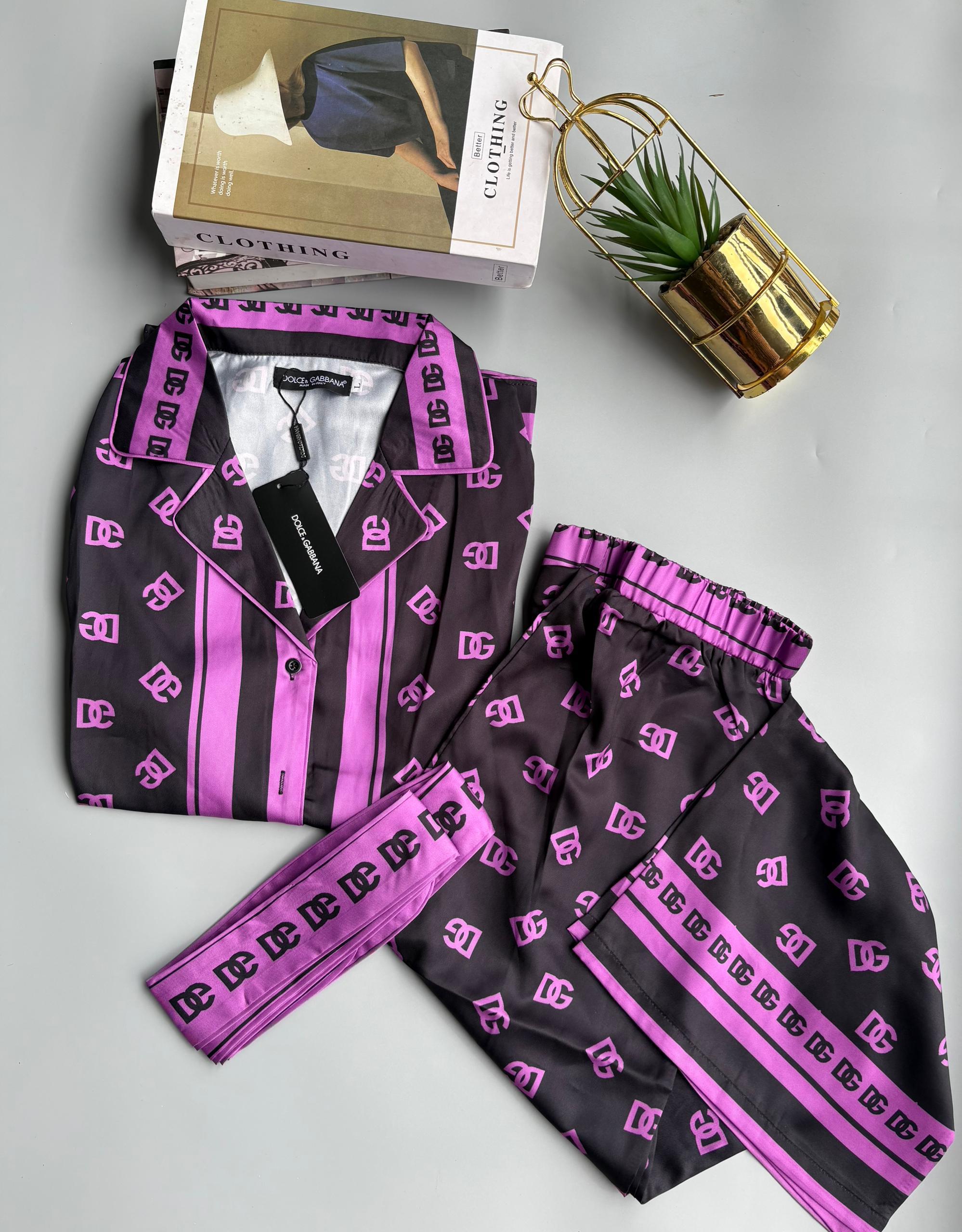 Elegant Two-Piece Loungewear Ensemble - Image 3