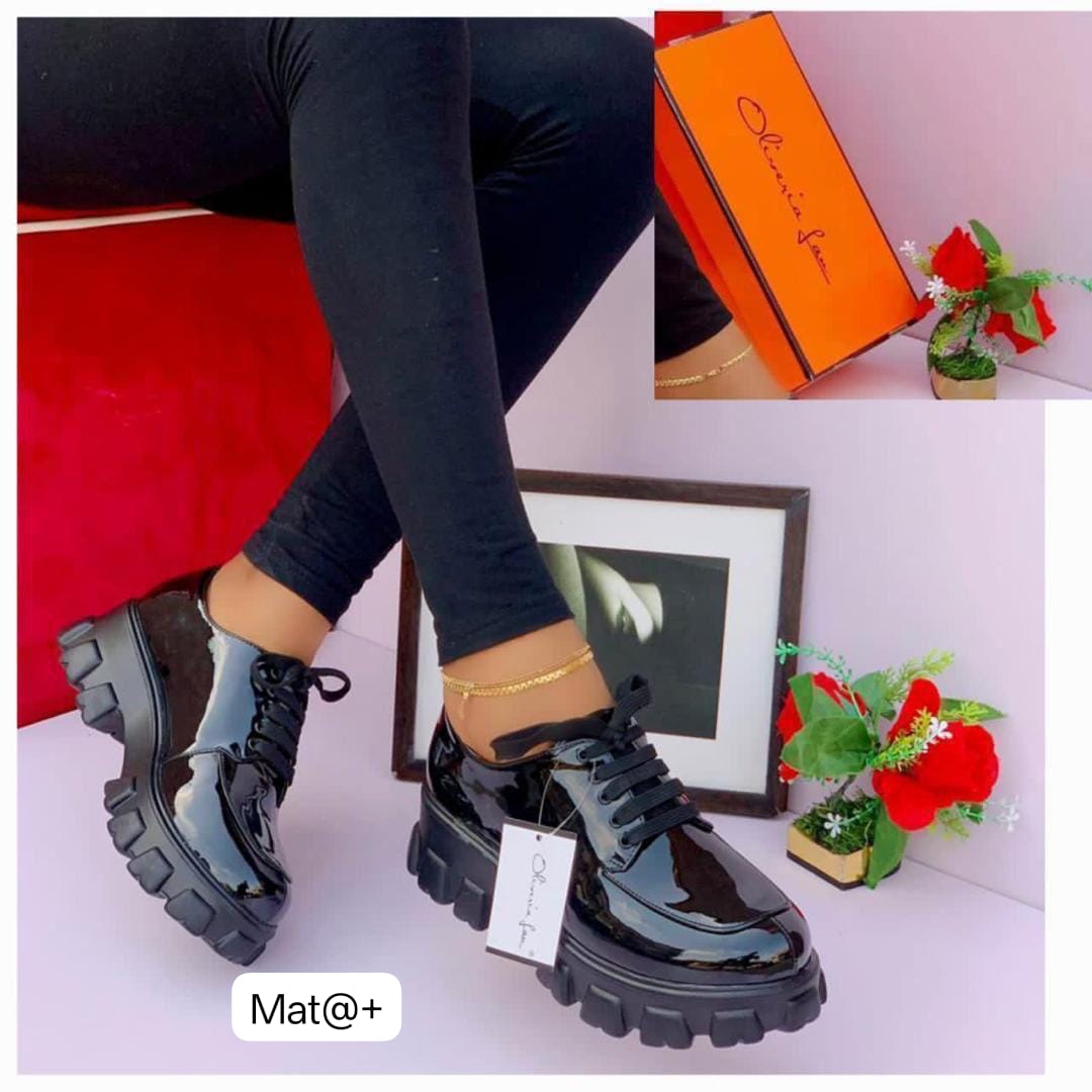 Premium Glossy Lug-Sole Loafers With Lace