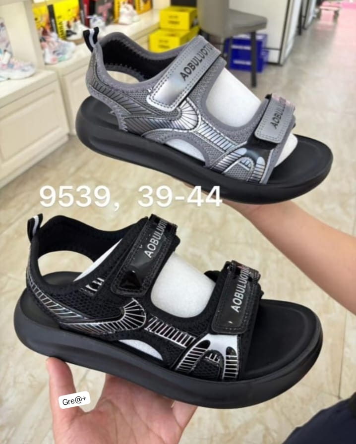 AOBULUOTU Premium Cushioned Sport Sandals