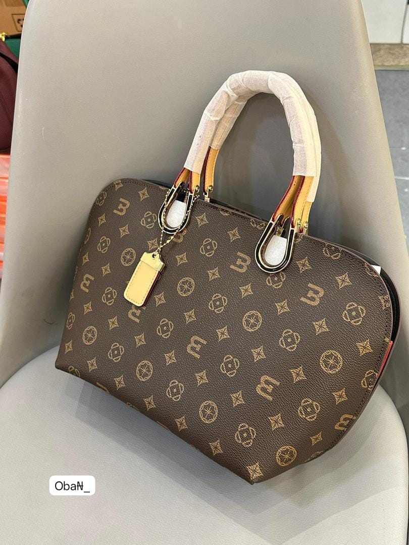 Victoria Luxury Smooth Leather Trapeze Tote Bag - Image 3