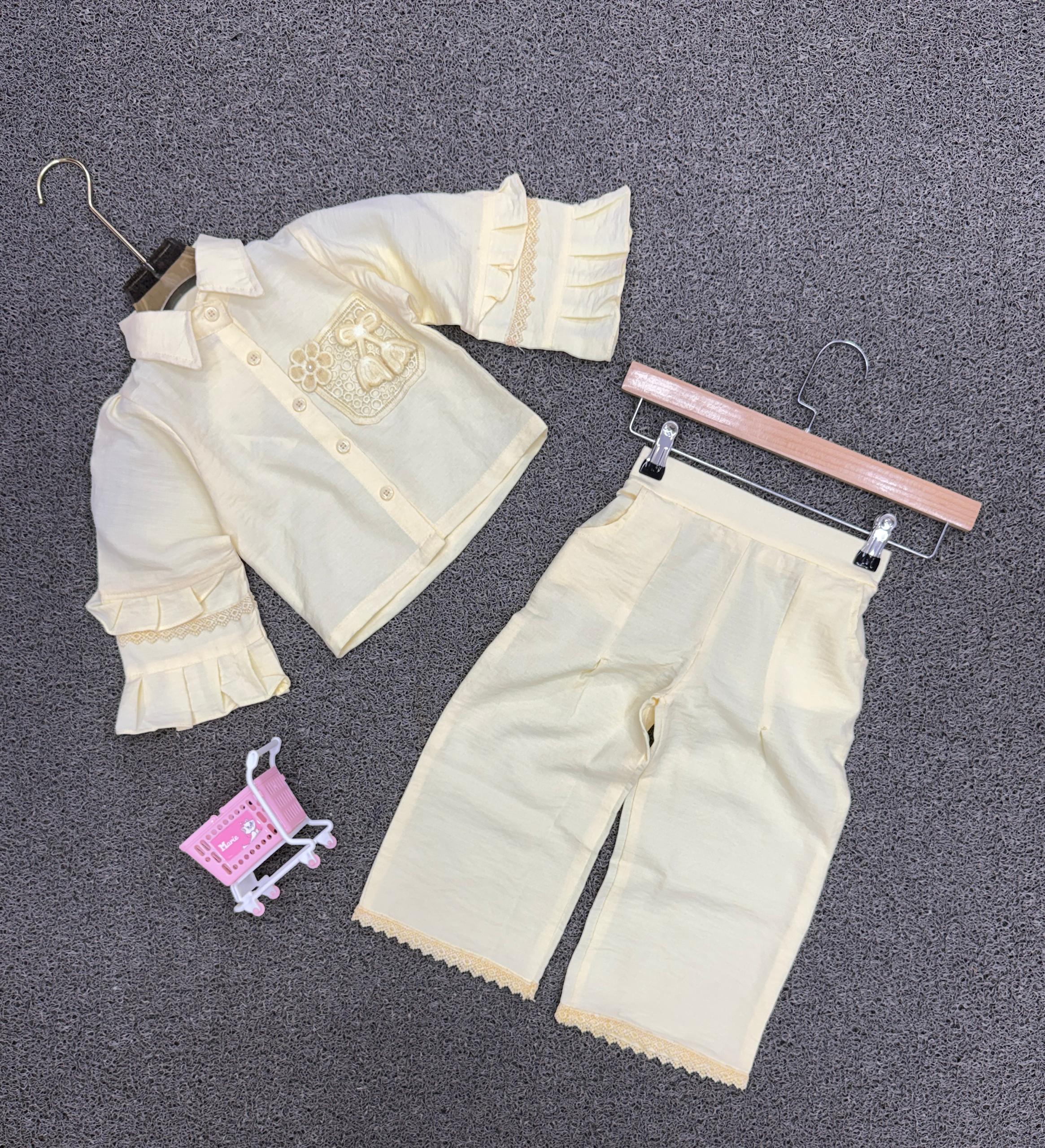 Girls' Smart Casual Set – Yellow Flared Bell-Sleeve Button-Up Blouse & Wide-Leg Set