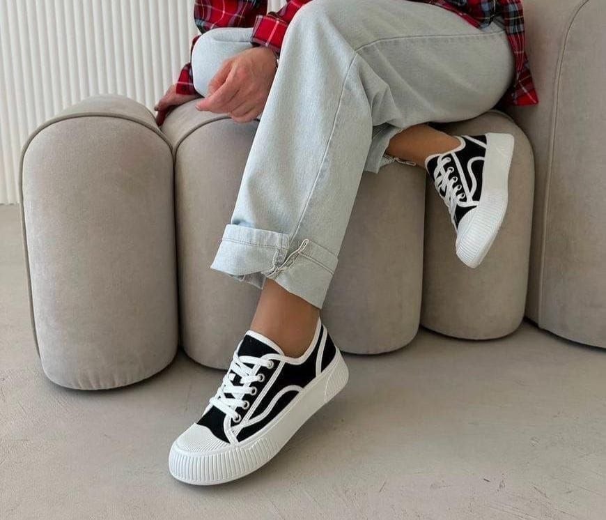 Unisex "Fluid Wave" Classic Low-Top Plimsolls