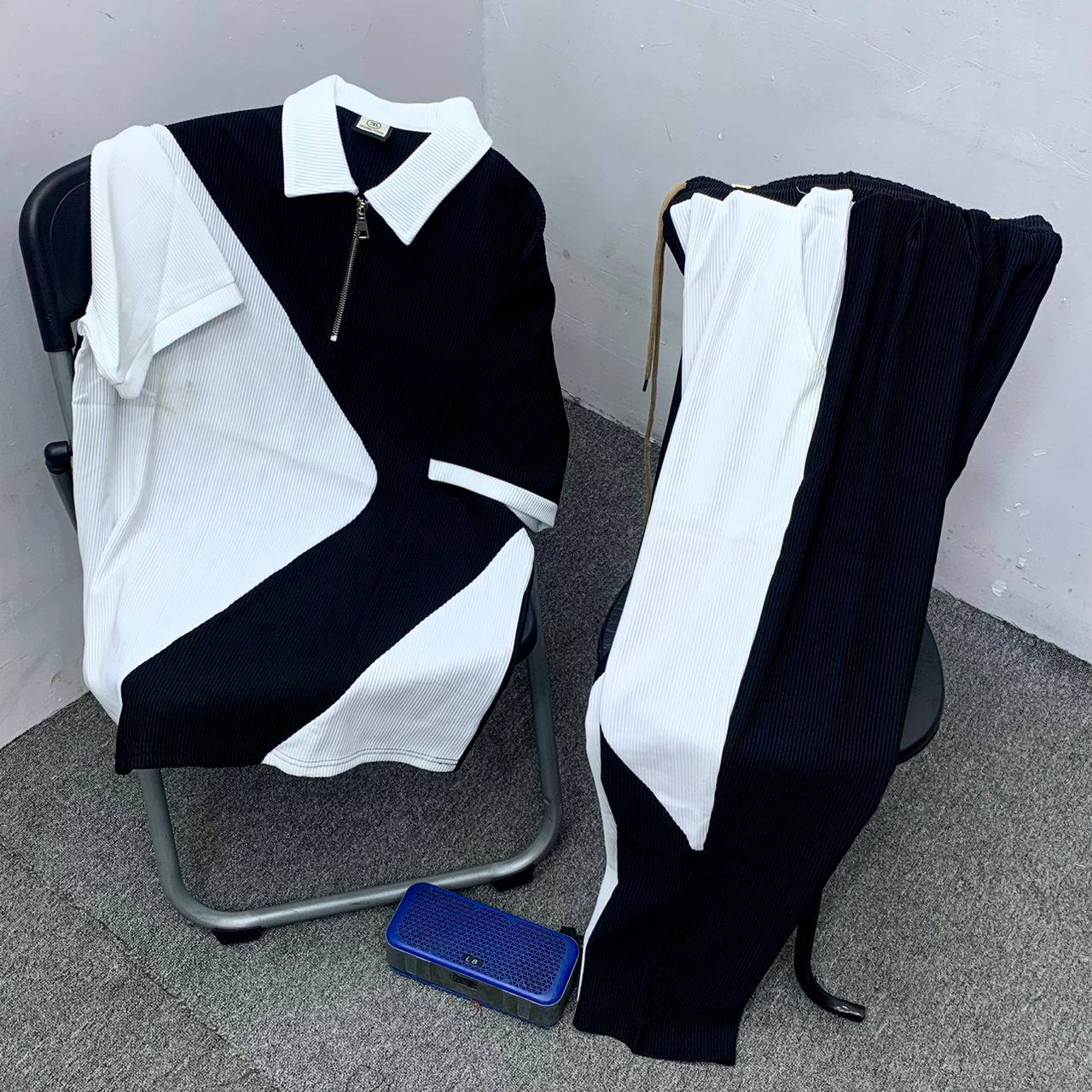 Men's Plissé Pleated Quarter-Zip Polo and Trousers Set - Geometric Patchwork (Classic Black & White