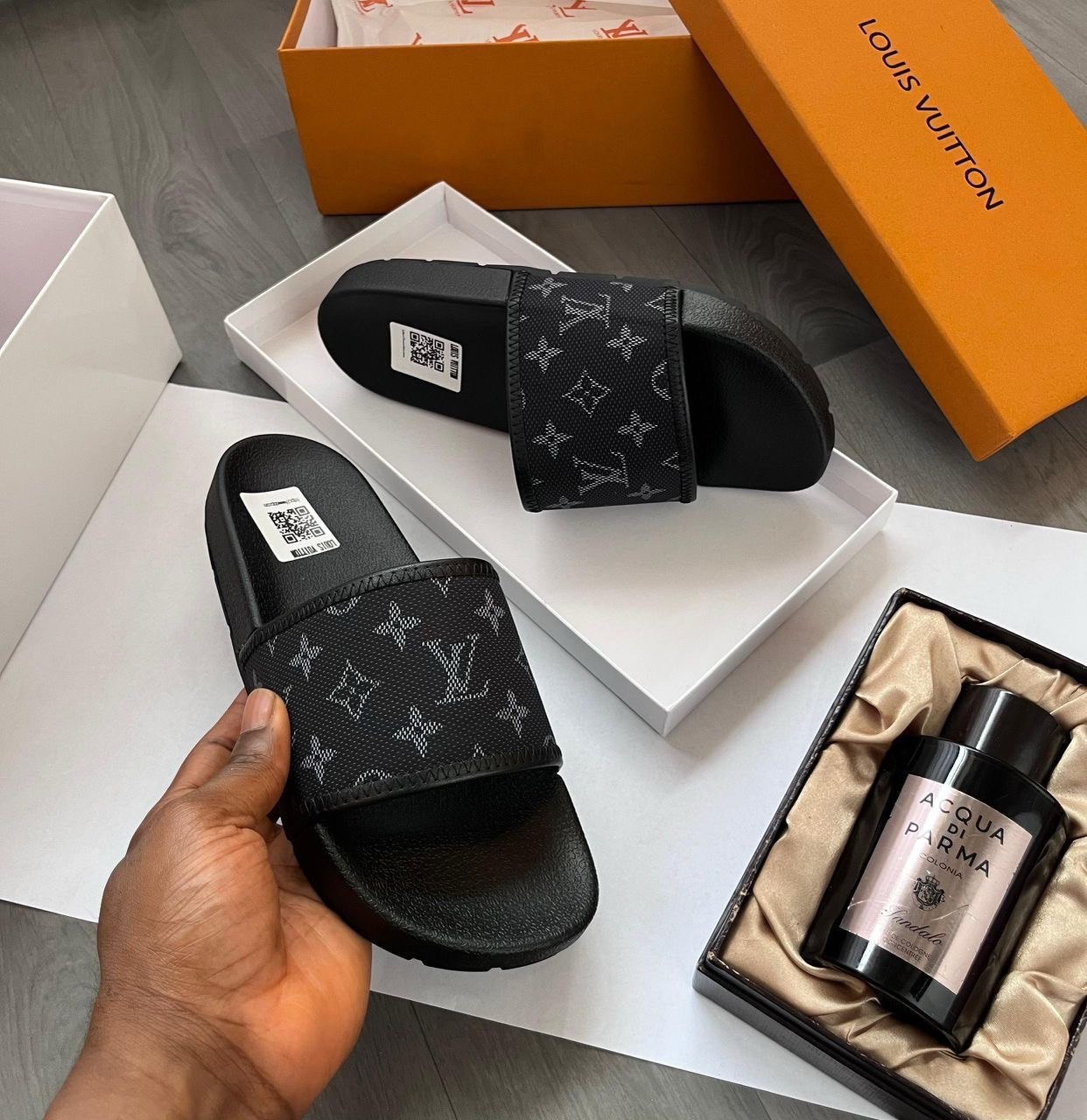 Louis Vuitton Iconic Monogram Black Pool Slides