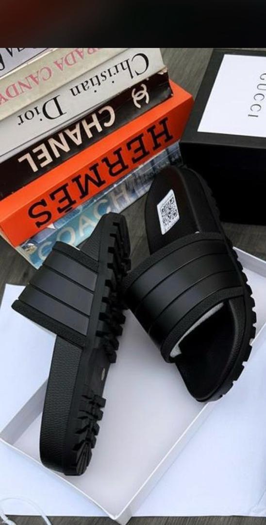 Luxury Aesthetic Thick-Sole Pool Slides
