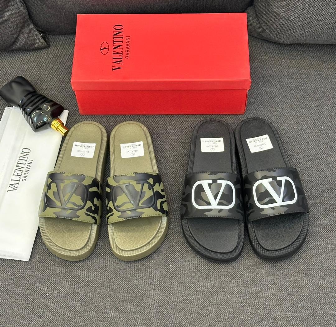 Stylish Men’s Valentino Garavani Camo Print Slides