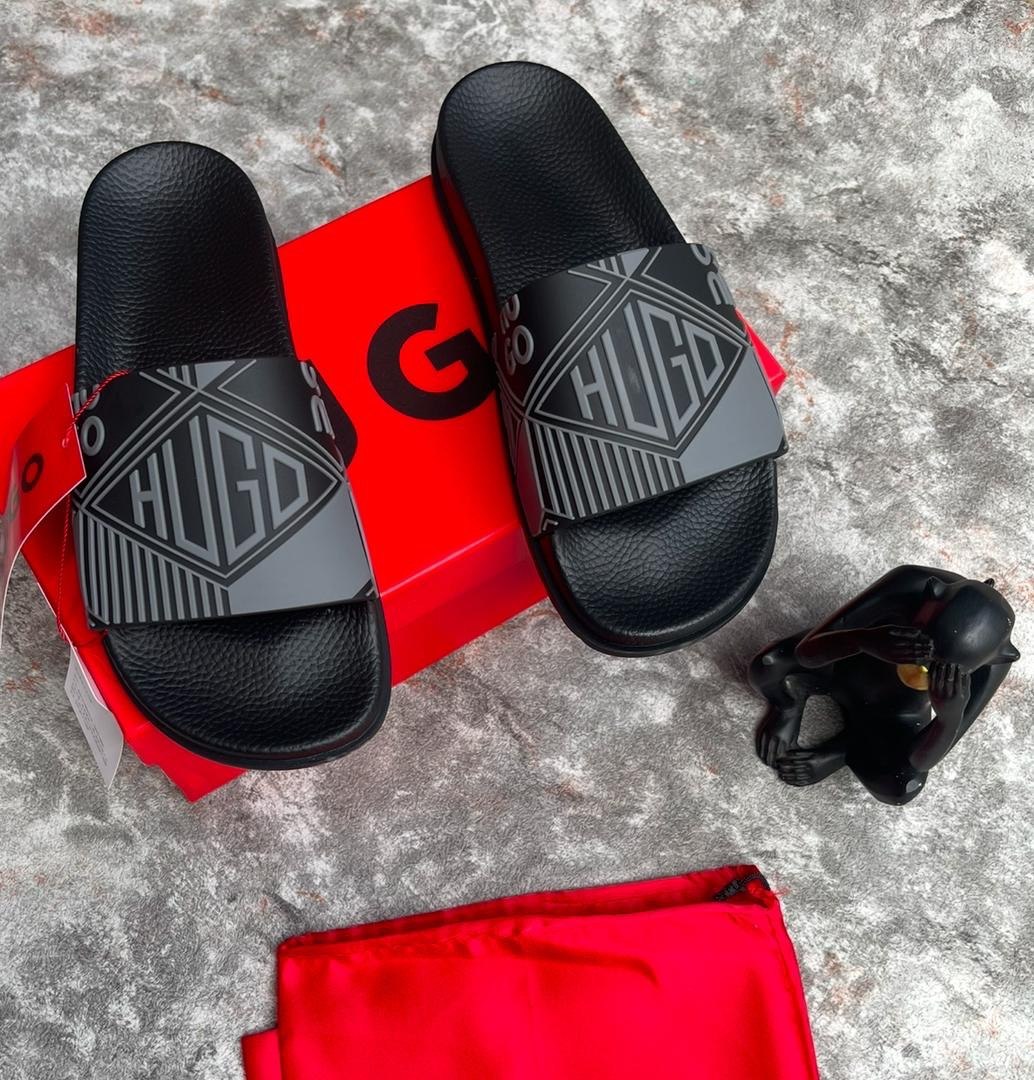HUGO Geometric Logo Print Black Slides