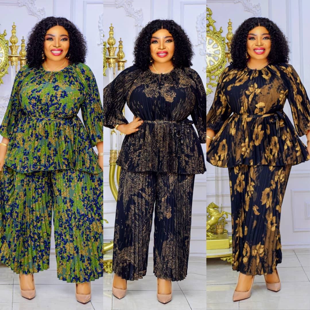 Elegant Pleated Floral Native Set