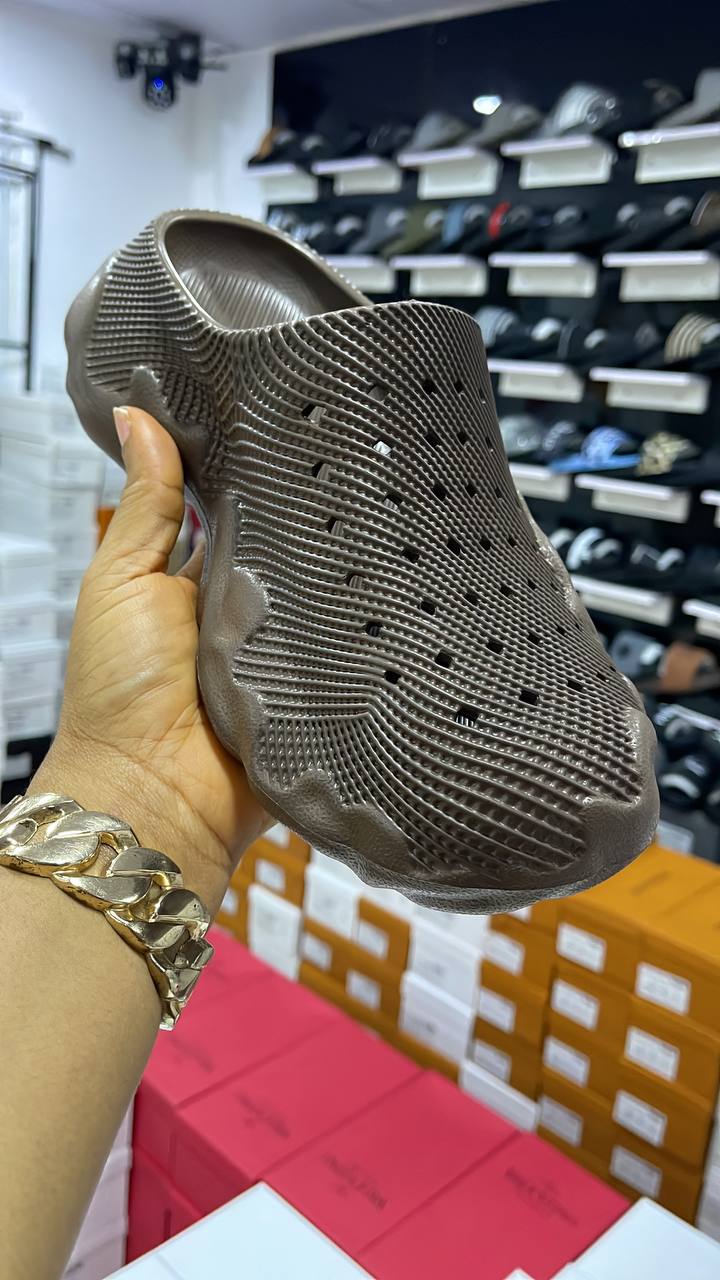 Avant-Garde Designer-Style Molded Clog